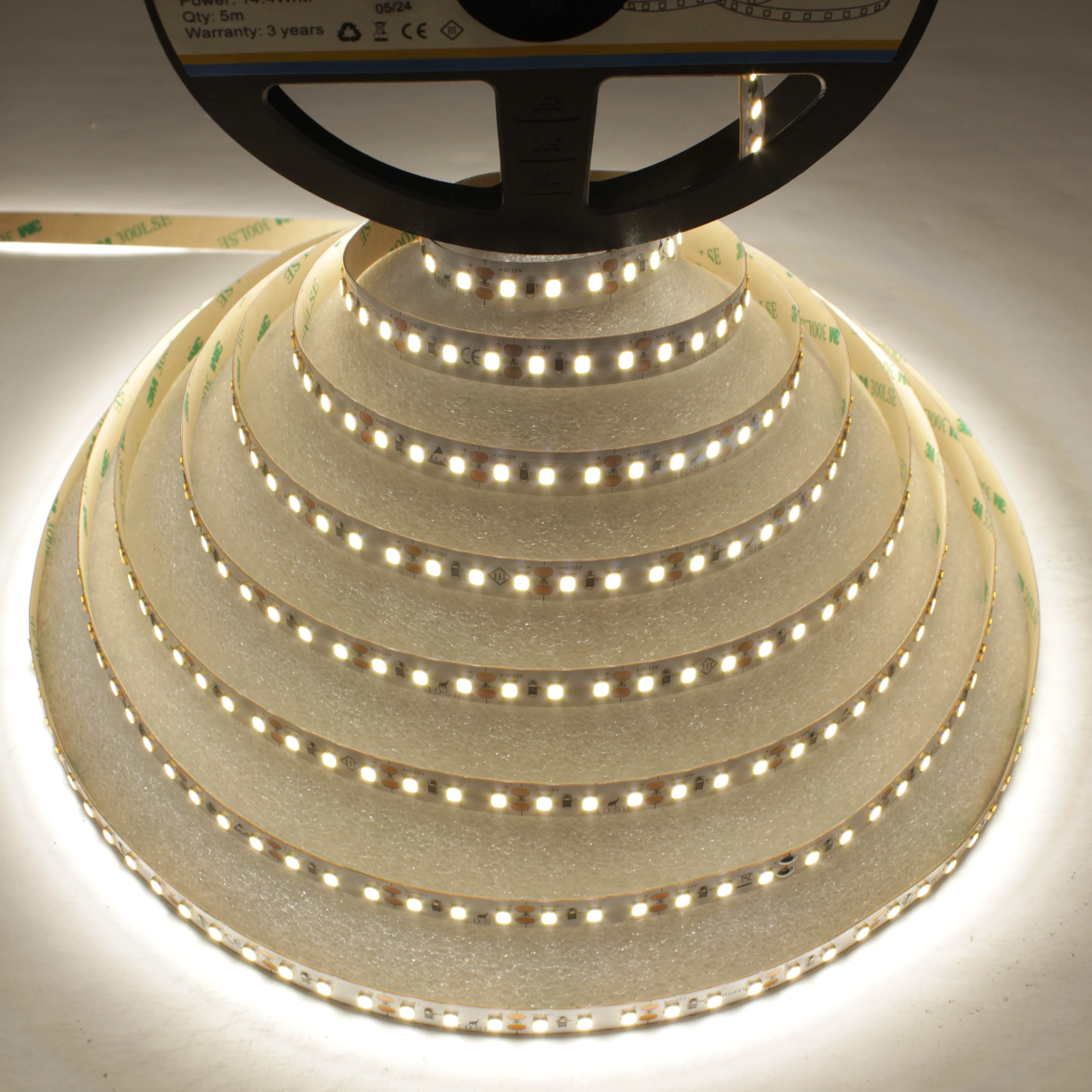 Світлодіодна стрічка LED-STIL 4000K 14,4 Вт/м 2835 120 діодів IP33 12 Вольт 1500 lm нейтральне світло
